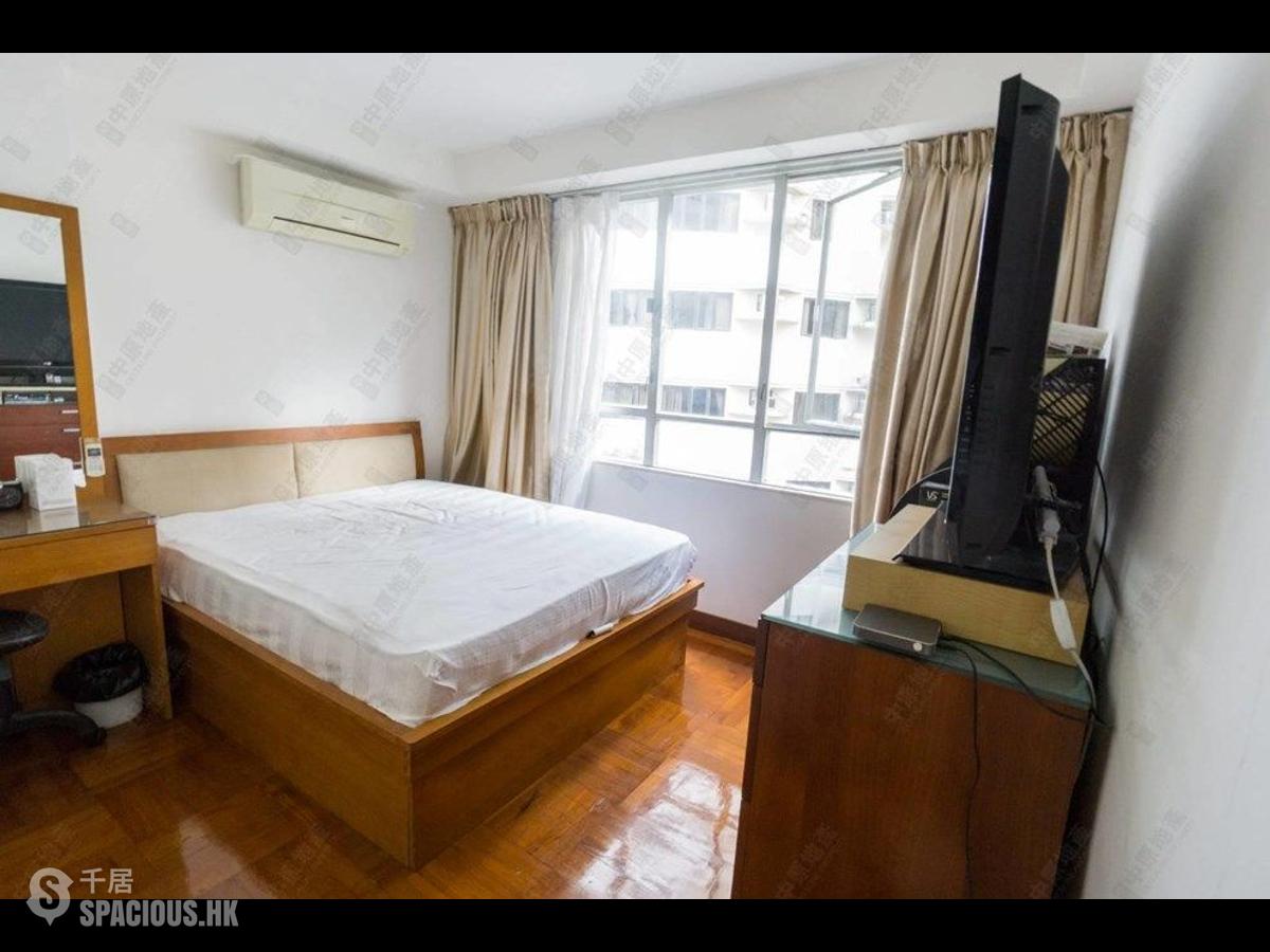 Wan Chai - Phoenix Court Block 5 01
