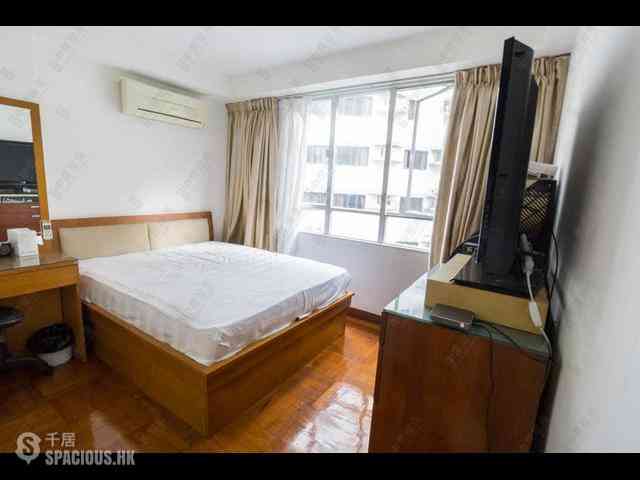 Wan Chai - Phoenix Court Block 5 01