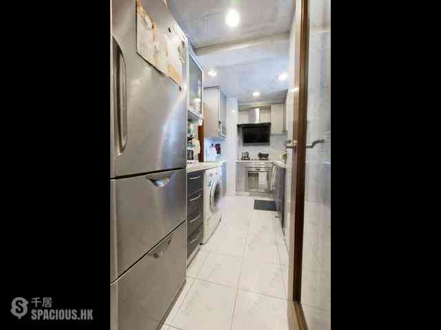 Wan Chai - Phoenix Court Block 5 02