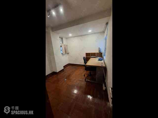 Wan Chai - Phoenix Court Block 5 07
