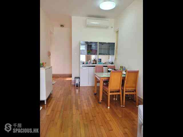 Quarry Bay - The Orchards Block 1 02