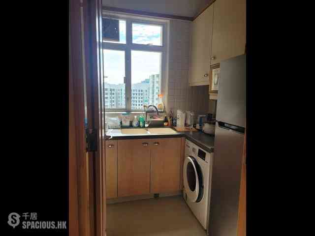 Quarry Bay - The Orchards Block 1 05