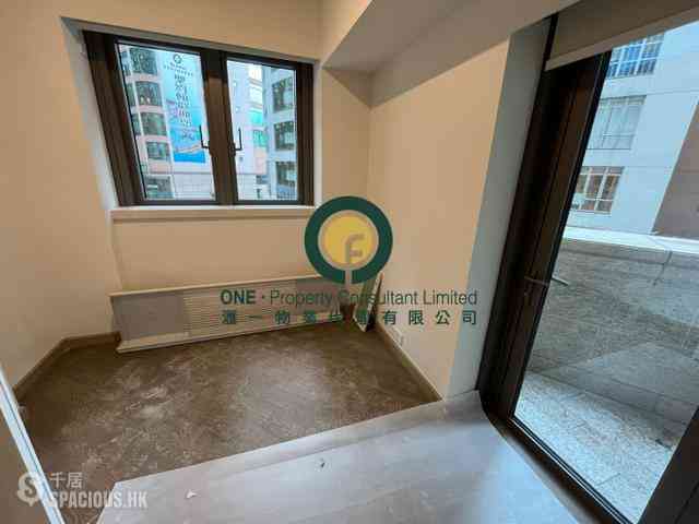 Mid Levels Central - 3, MacDonnell Road 04