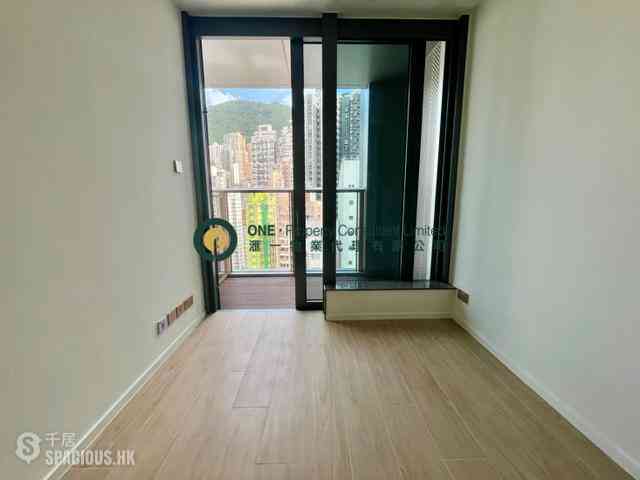 Sai Ying Pun - Des Voeux W Residence 02