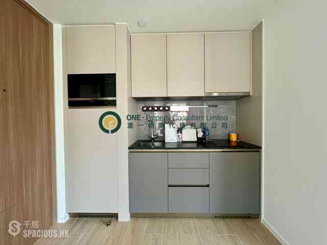 Sai Ying Pun - Des Voeux W Residence 05