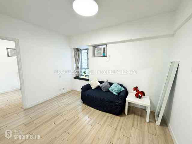 Mid Levels Central - Windsor Court 01