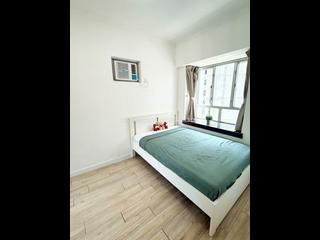 Mid Levels Central - Windsor Court 04