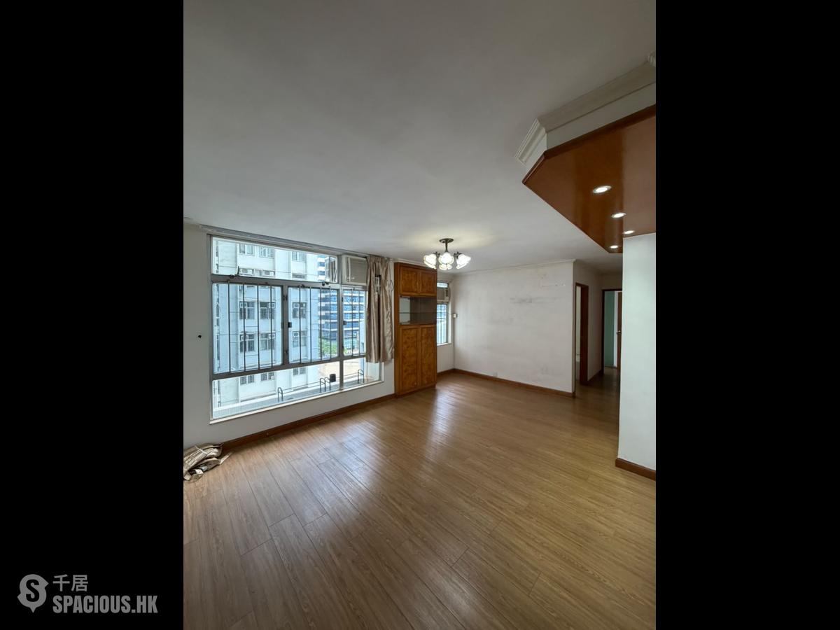 Tai Koo Shing - Tai Koo Shing 01
