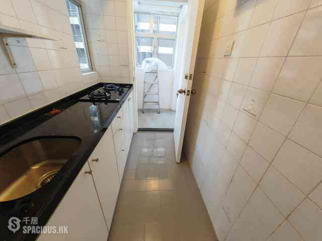 Mid Levels Central - Woodlands Court 08