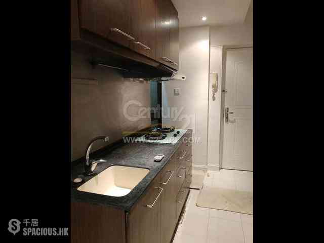Mid Levels Central - Kam Fai Mansion 03