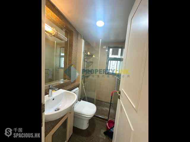 Sheung Wan - Queen's Terrace 08