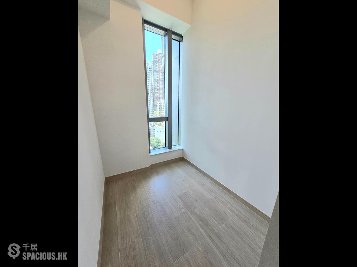 Sai Ying Pun - Upper Manor 01