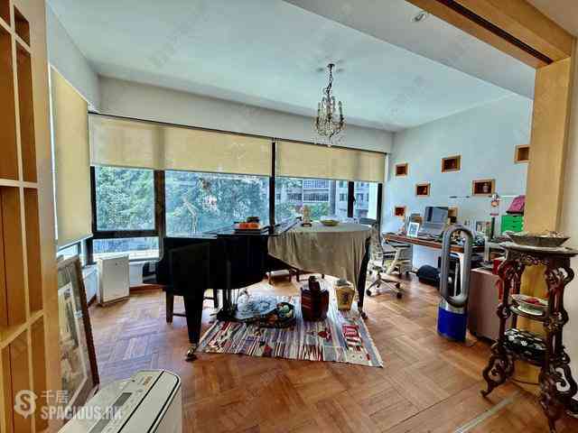 Mid Levels Central - Kam Yuen Mansion 01
