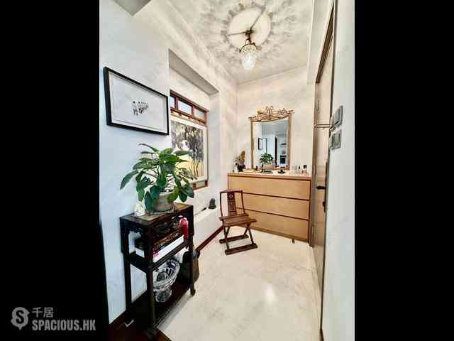 Mid Levels Central - Kam Yuen Mansion 03
