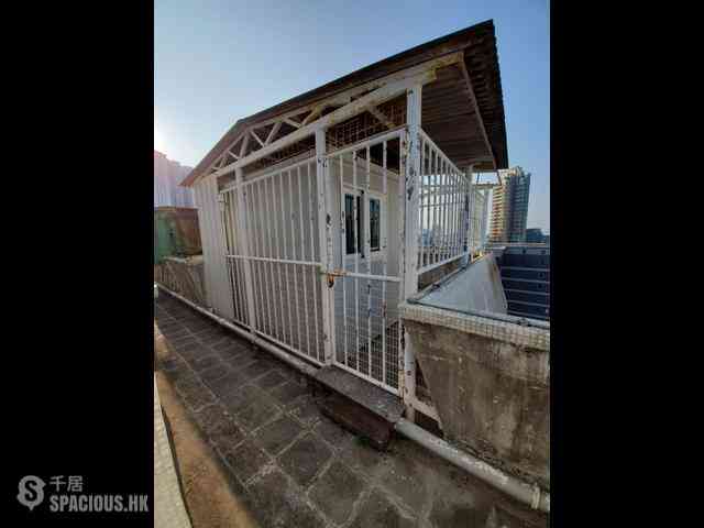 Shau Kei Wan - Hong Wah Mansion Block 2 11