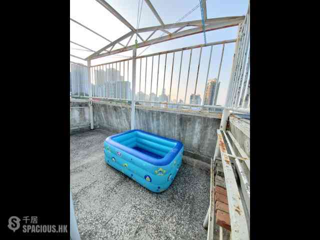 Shau Kei Wan - Hong Wah Mansion Block 2 13