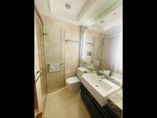 Wan Chai - The Avenue Phase 2 Block 2 04