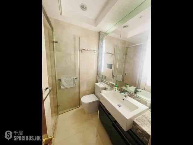 Wan Chai - The Avenue Phase 2 Block 2 04