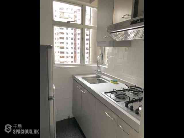 Mid Levels Central - Windsor Court 08