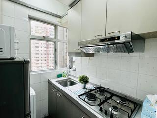 Mid Levels Central - Windsor Court 02