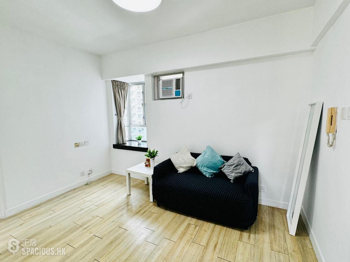 Mid Levels Central - Windsor Court 01