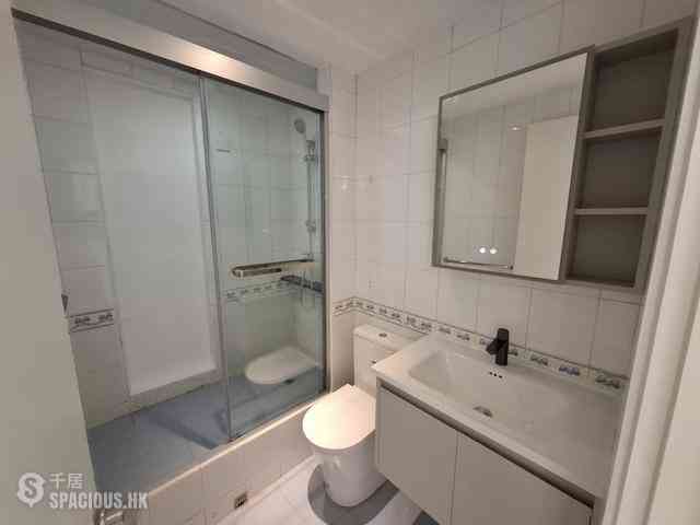 Pok Fu Lam - Baguio Villa Block 33 08