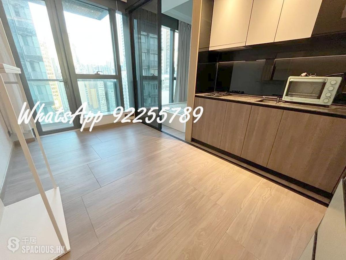 Sai Ying Pun - Two・Artlane 01