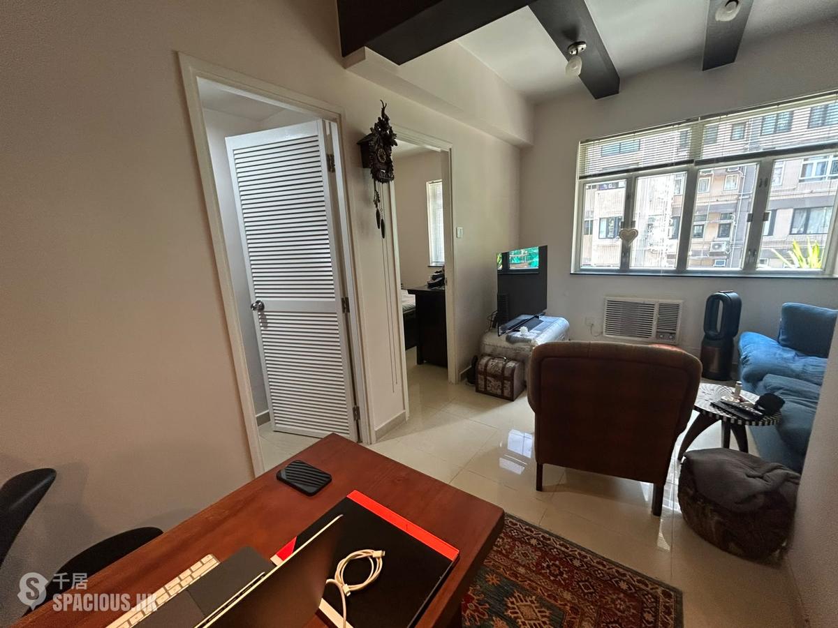 Mid Levels Central - Mountain View Court 01