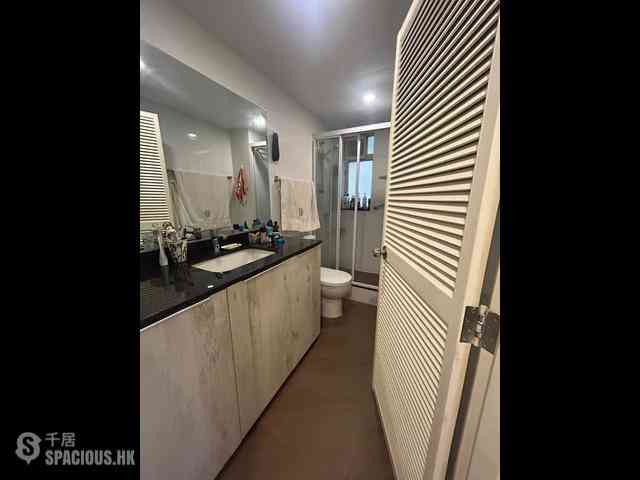 Mid Levels Central - Mountain View Court 03