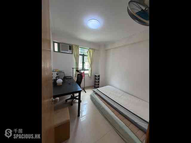 Shek Tong Tsui - Sun Court 03