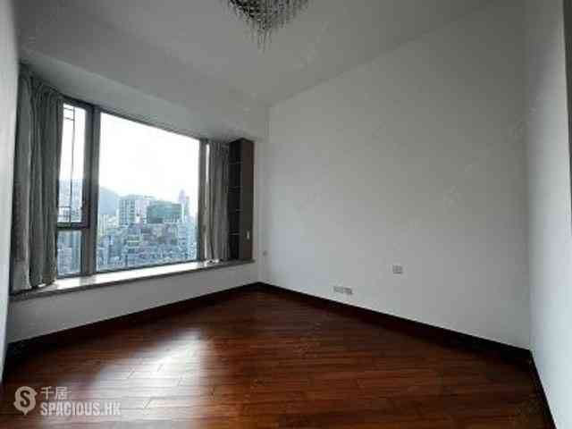 Wan Chai - The Avenue Phase 2 04