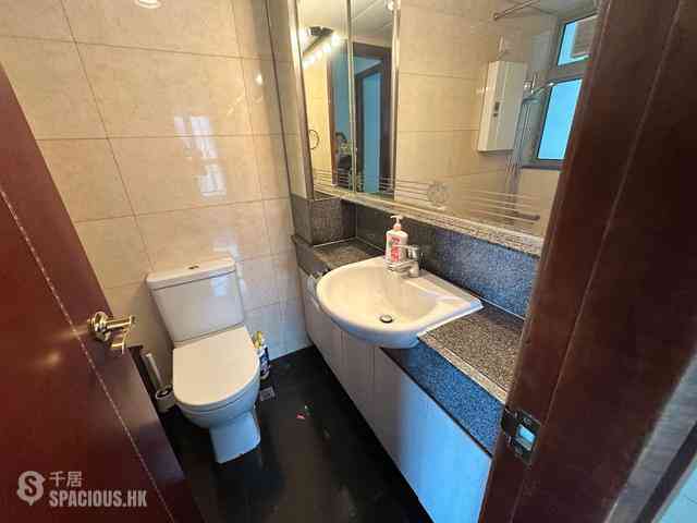 Kennedy Town - The Merton Tower 1 04
