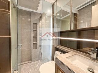 Sai Ying Pun - King's Hill 05