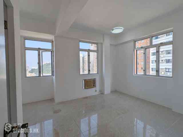 Tai Hang - Gold King Mansion 03
