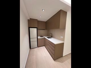 Tai Kok Tsui - Lai Tong Building Block B 02