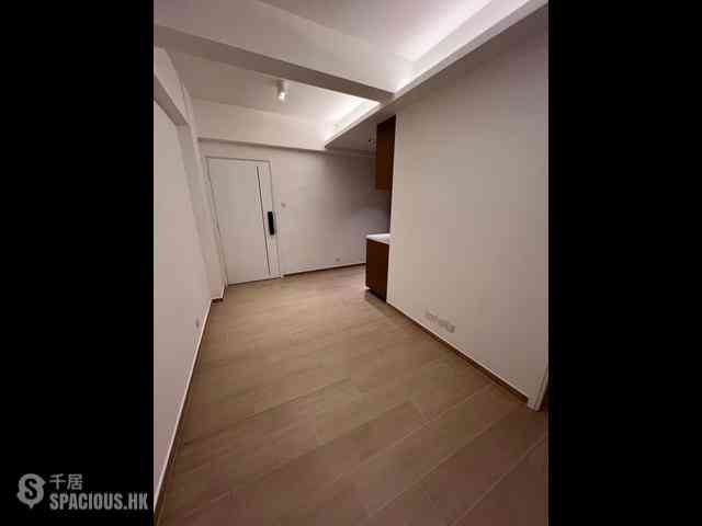 Tai Kok Tsui - Lai Tong Building Block B 04