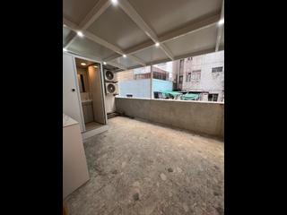 Tai Kok Tsui - Lai Tong Building Block B 07
