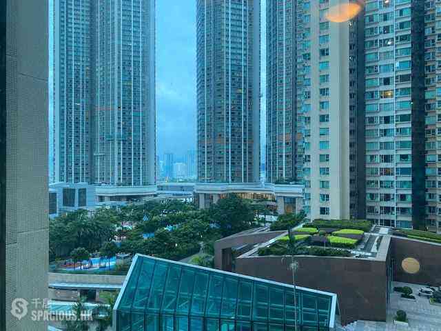 West Kowloon - The Waterfront Phase 1 Block 1 02