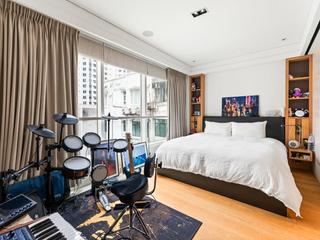 Mid Levels Central - Bo Kwong Apartments 11