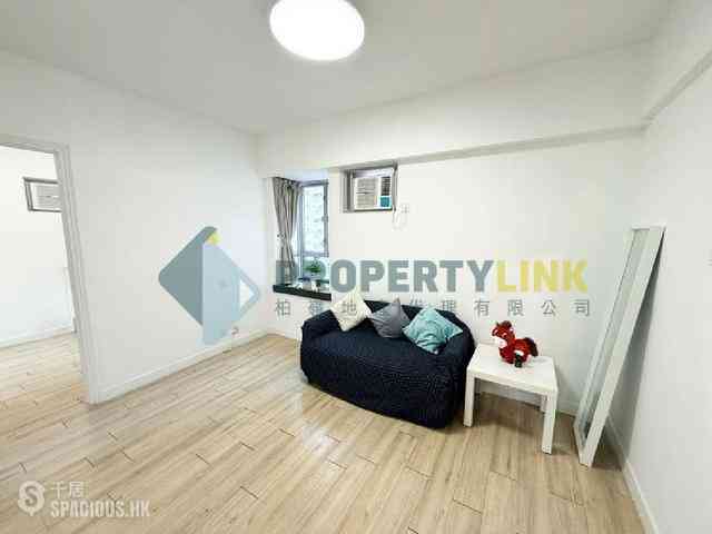Mid Levels Central - Windsor Court 01