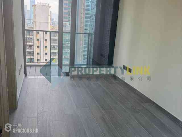 Sai Ying Pun - The Queens 02