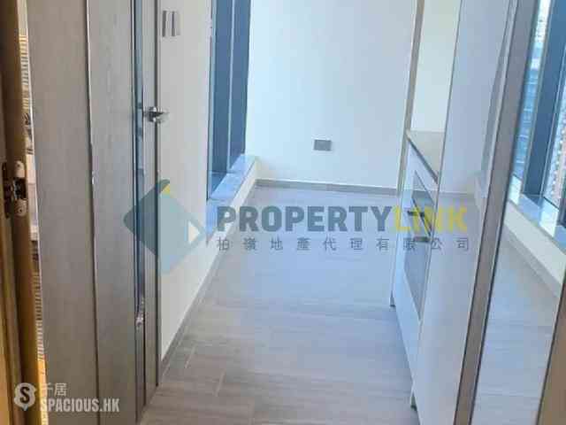 Sai Ying Pun - The Queens 03