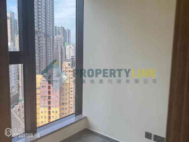 Sai Ying Pun - The Queens 05