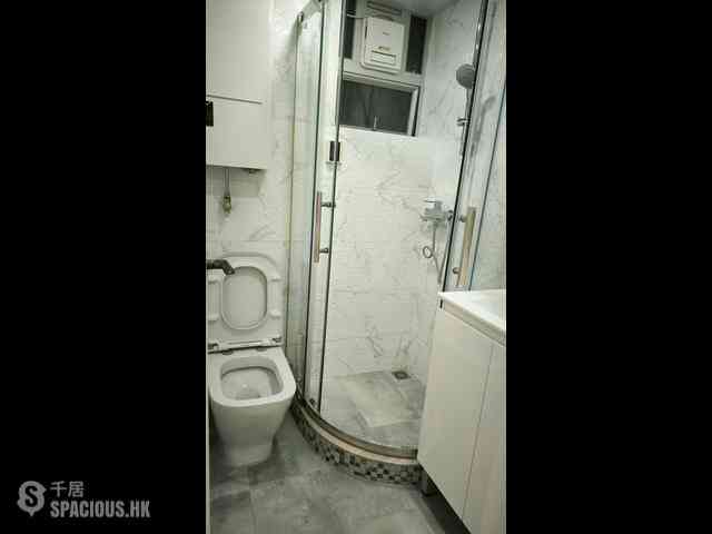 Chai Wan - New Jade Gardens Block 5 05