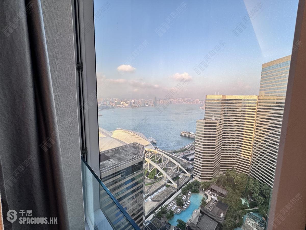Wan Chai - Convention Plaza Apartments 01