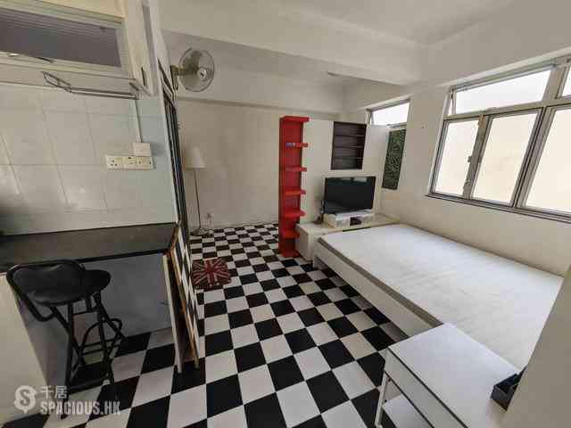 Central - Chung Shan House 01