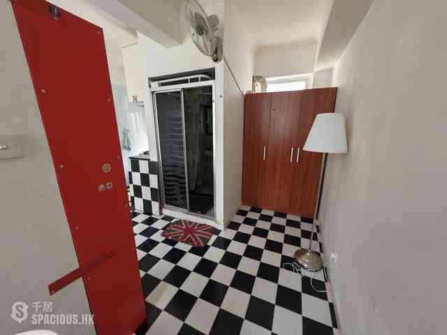 Central - Chung Shan House 04