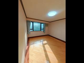 Pok Fu Lam - Baguio Villa Block 16 03