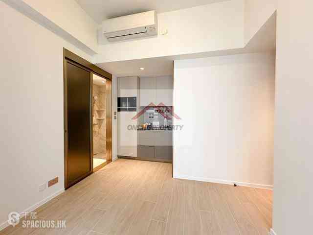 Sai Ying Pun - Des Voeux W Residence 02