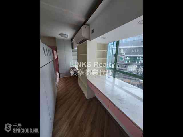 Mid Levels Central - Goldwin Heights 02